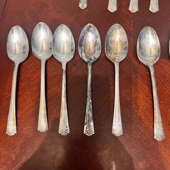 Vintage vogue Silver Plate Flatware Set With Forks Spoons & Butter Knife  20-Pie - Picture 2 of 11